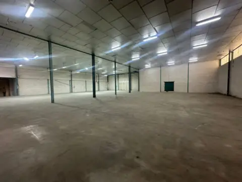 Nave industrial en calle de Córdoba