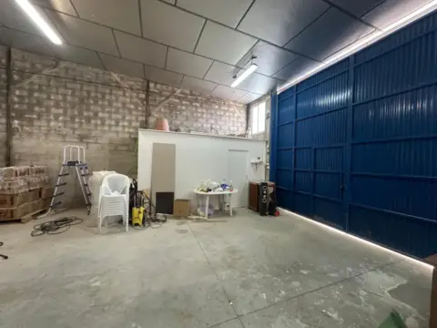 Nave comercial en calle Zafiro