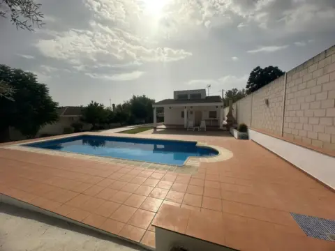Chalet adosado en calle Cristo Marroquí