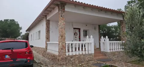 Chalet unifamiliar en calle de los Álamos