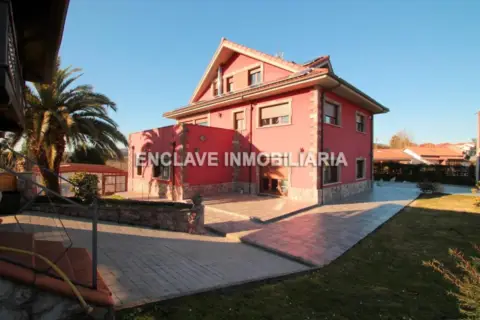 Casa en La Manjoya-Parroquias Sur