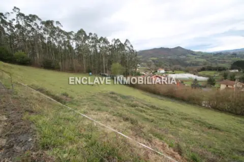Terreno en Escamplero (Las Reguera)