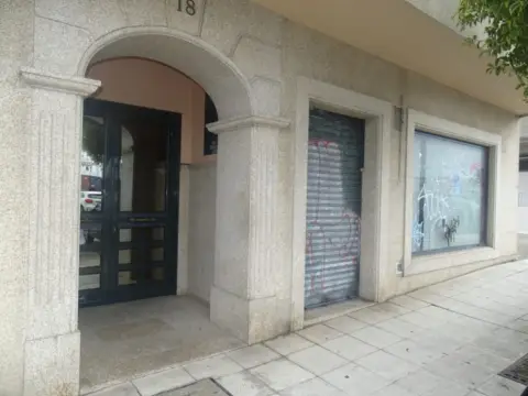 Local comercial en calle de Xulián Estévez