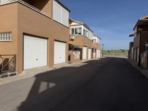Chalet adosado en Torija