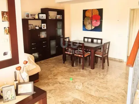 Chalet adosado en calle de Corelli