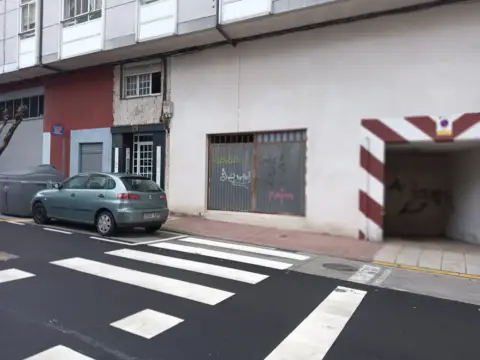 Nave comercial en calle del Veterinario Rof Codina