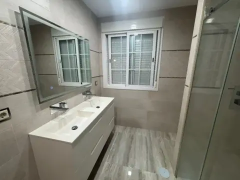 Chalet adosado en calle de Monfragüe, 1