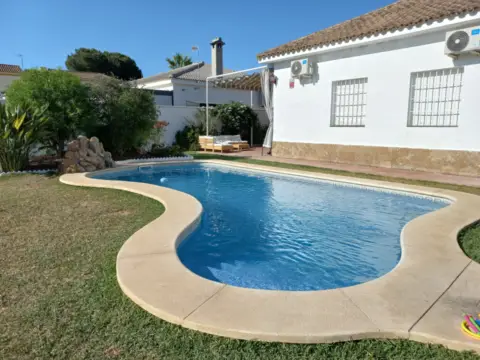 Casa en calle del Pino Sol