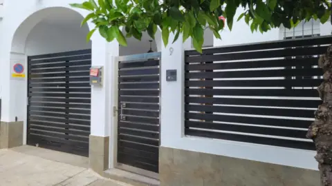 Chalet adosado en Avenida de Las Ciencias-Emilio Lemos