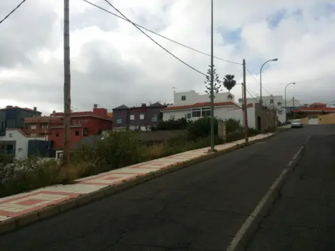 Terreno en calle Aires De Lima, 20