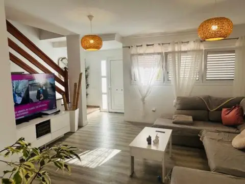Chalet adosado en calle Chácara