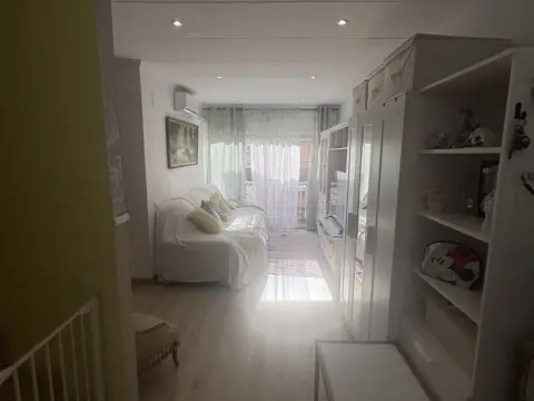 Casa adosada en Carrer de la Pau