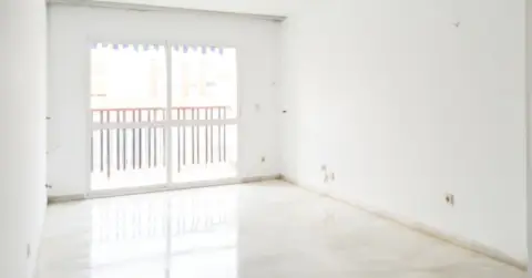 Piso en calle Romería del Rocío