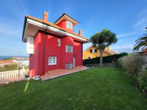 Chalet en Urbanización El Llagarón, 2