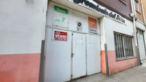 Local comercial en calle Puerto Pajares