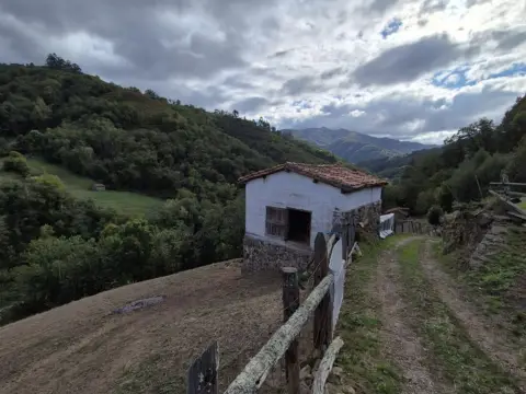 Terreno en calle El Cabañón