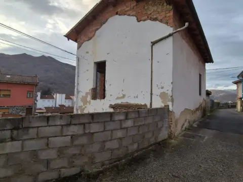Casa en calle Virgen del Otero