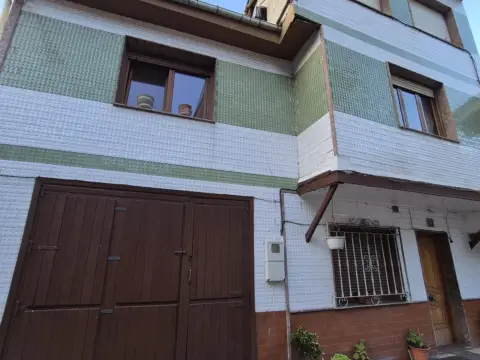 Casa en calle Lorío