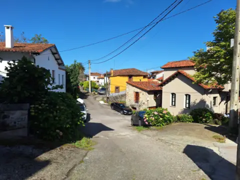 Casa rústica en Carretera Ribadesella, Gijón