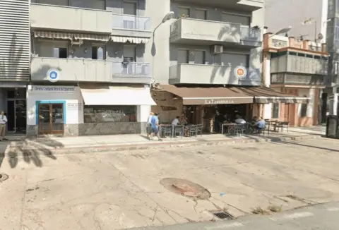 Local comercial en Paseo de las Palmeras