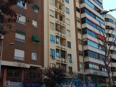 Piso en Avenida de Fernando Calzadilla Maestre