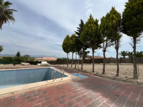 Chalet unifamiliar en Avenida Principal Ruta de la Huerta