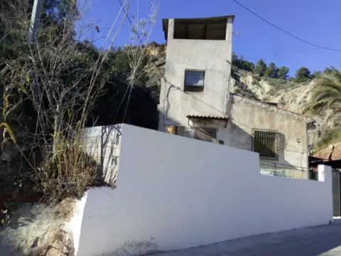 Casa rústica en calle Paraje los Tollos , El Runes