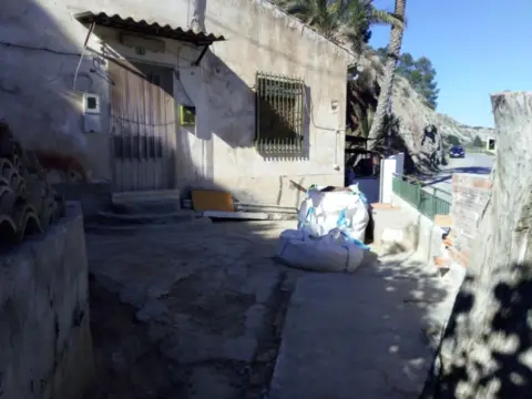 Casa rústica en calle Paraje los Tollos , El Runes