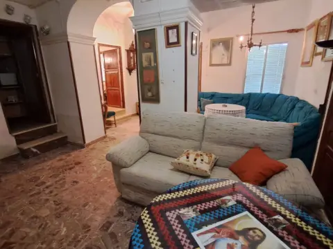 Casa adosada en calle de la Colasona