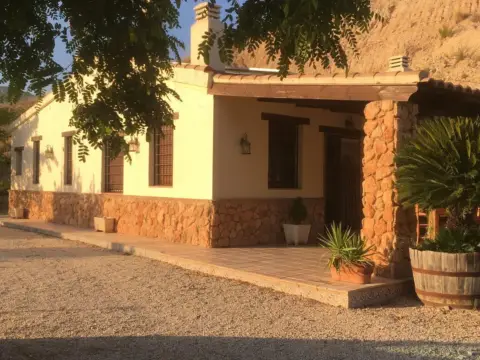 Casa rústica en calle Paraje El Vite , La Charrara