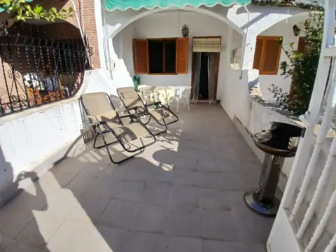 Casa adosada en calle de Gerona
