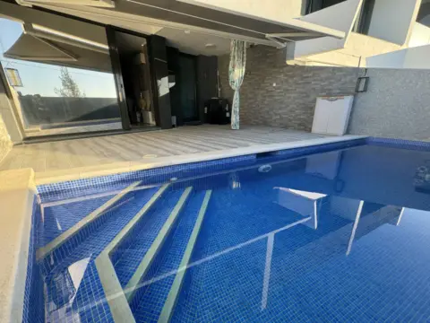 Casa en Avenida de los Palmeras, 1002