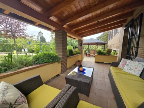 Chalet unifamiliar en calle del Mar Egeo