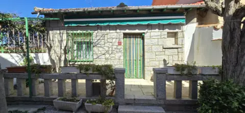 Chalet en calle de Anacleto López, 26