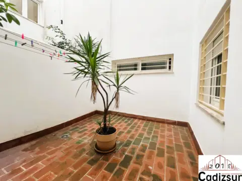 Piso en Avenida Marconi