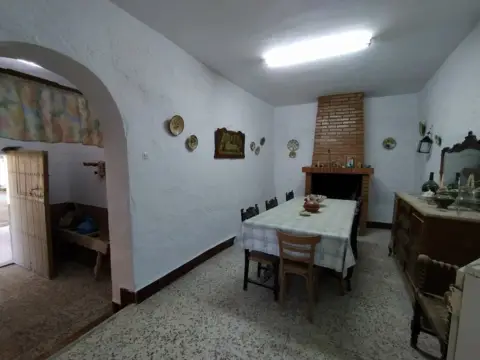 Edificio en Alhama de Almería