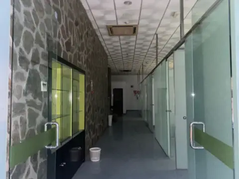 Local comercial en calle de Valeras