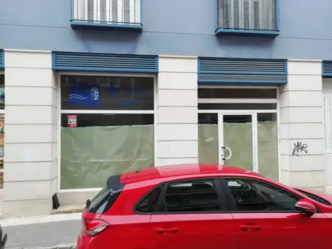 Local comercial en calle de la Rosa