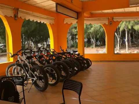 Local comercial en calle de La Parábola