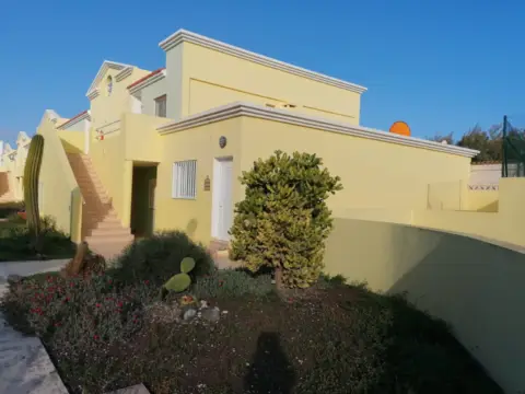 Chalet adosado en calle Puerto de La Cebada