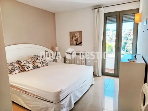 Chalet adosado en Cala Mendia