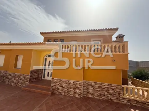 Chalet unifamiliar en La Envía