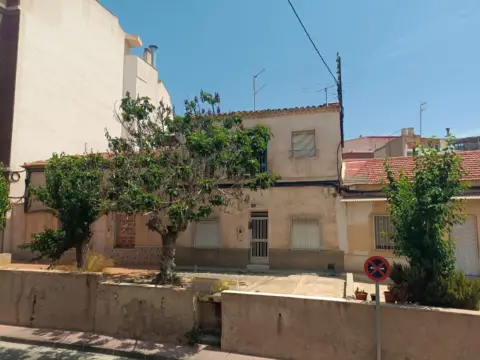 Terreno en calle de la Rambla