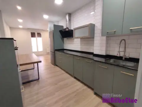 Piso en calle Zamacola