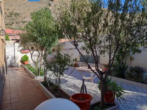 Chalet unifamiliar en Avinguda de Ciudad Jardín, 60