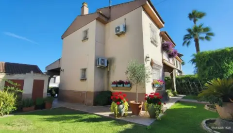 Chalet unifamiliar en calle Guadalete