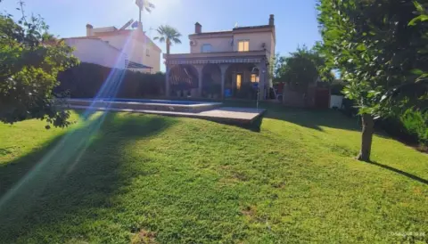 Chalet unifamiliar en calle Guadalete