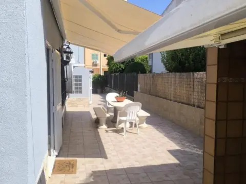 Casa unifamiliar en Carrer Mar Negre