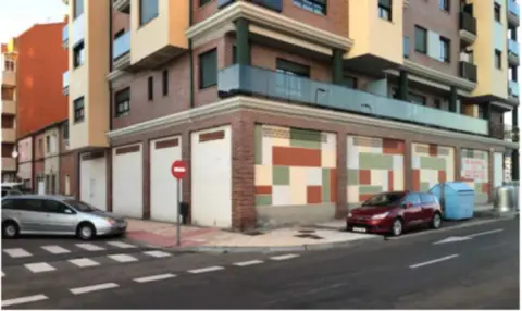 Local comercial en Avenida Jose Aguado