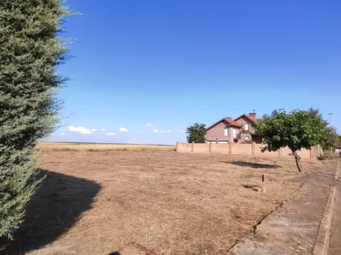 Terreno en calle de Llanos